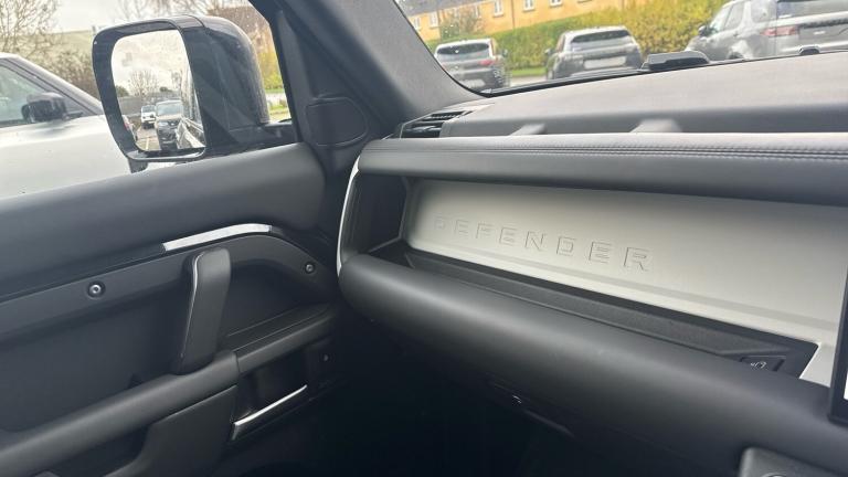 2025 Land Rover Defender 3.0 D250 X-Dynamic HSE 90 3dr Auto Diesel Estate Estate Diesel Automatic