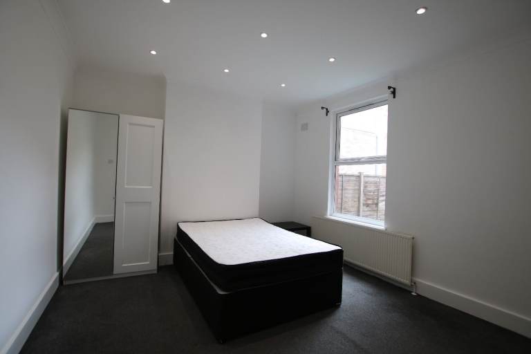 3 Bedroom Flat Available To Rent in Willesden Green NW10