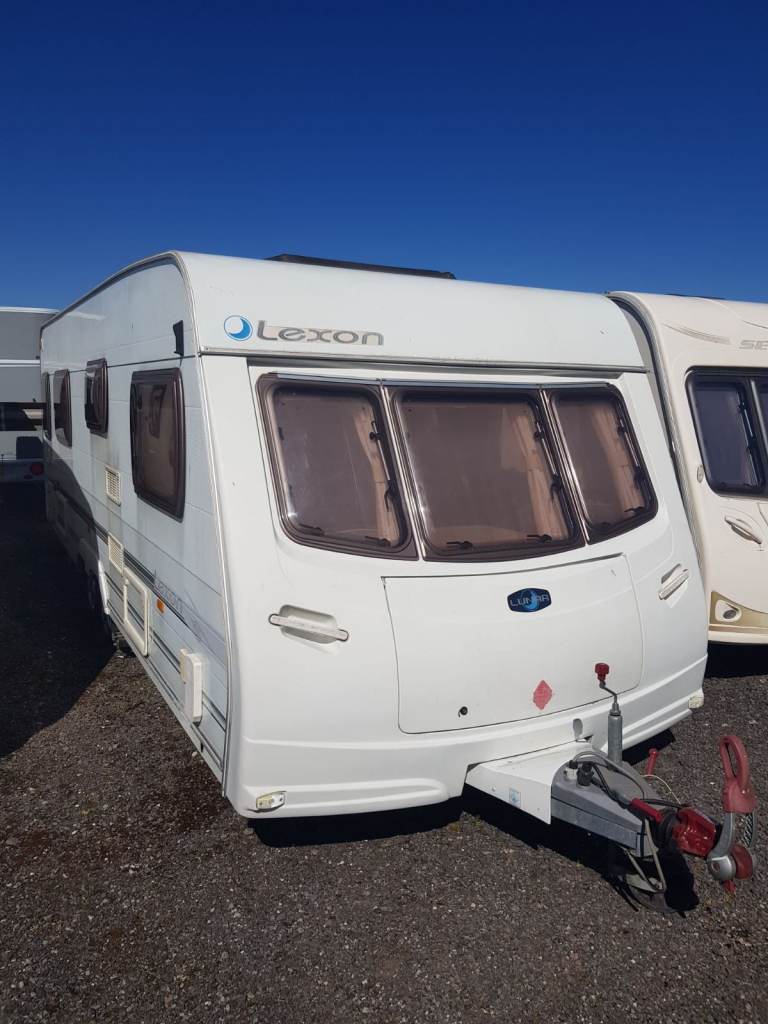 2006 caravan LOOK !🚨✨🔥👌🚌 Lunar Lexon EW 4 berth twin axle caravan with motor mover FIXED BED 