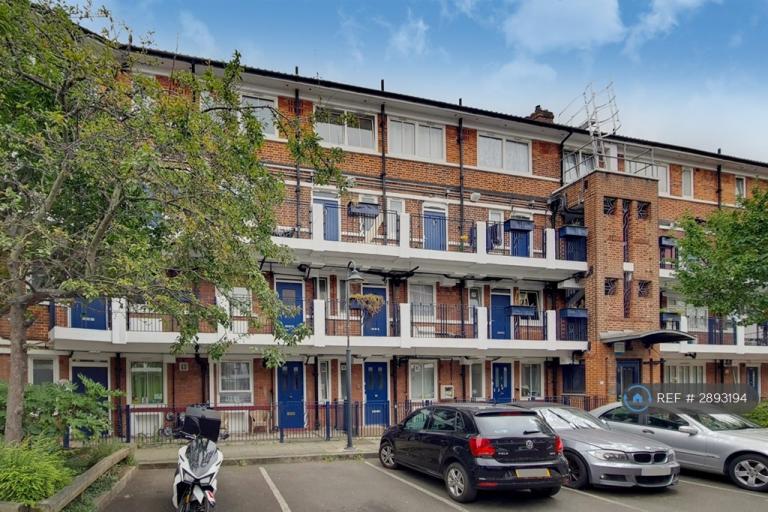 3 bedroom flat in Arnold Estate, London, SE1 (3 bed) (#2893194)