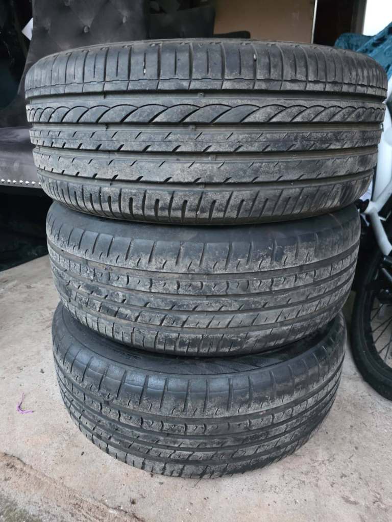 3 Car Tyres With Rims