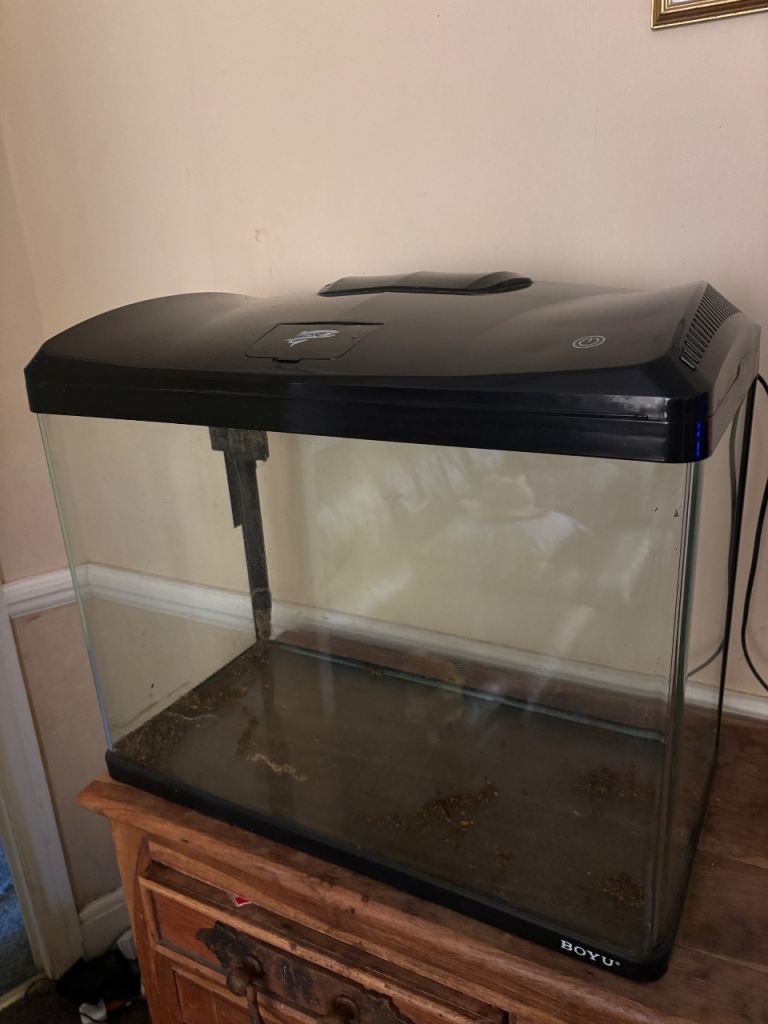 Boyu Fish Tank Aquarium with Filter – Good Condition