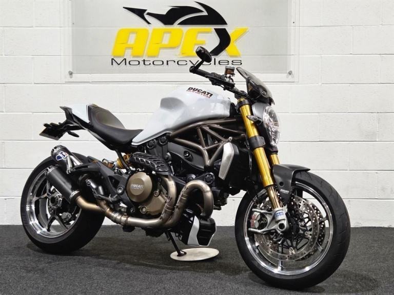 Ducati Monster 1200 S! TERMIGNONI EXHAUSTS! CARBON! NEW BELTS! PRISTINE