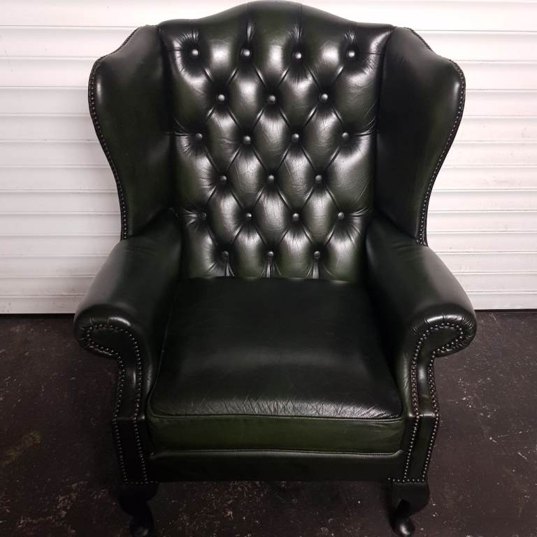 Beautiful Dark Green Leather Chesterfield Winged arm chair QUEEN ANNE - Stud detail