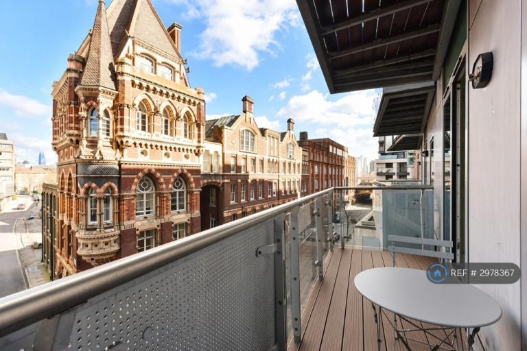 1 bedroom flat in Albert Embankment, London, SE1 (1 bed) (#2978367)