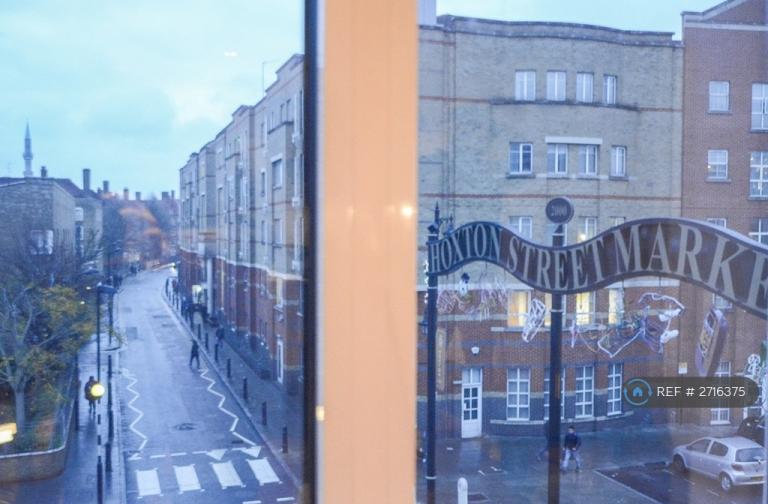 2 bedroom flat in Market Court, London, N1 (2 bed) (#2716375)