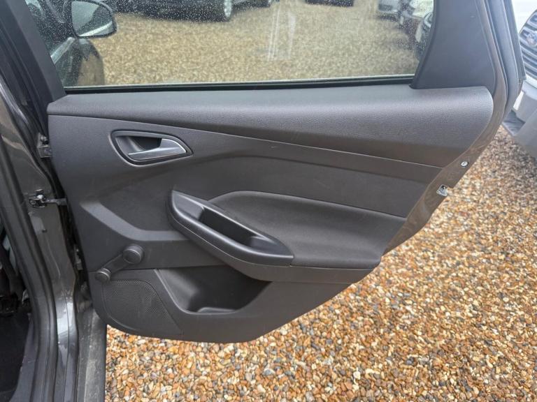 2017 Ford Focus 1.0 EcoBoost 125 Zetec Edition 5dr HATCHBACK PETROL Manual