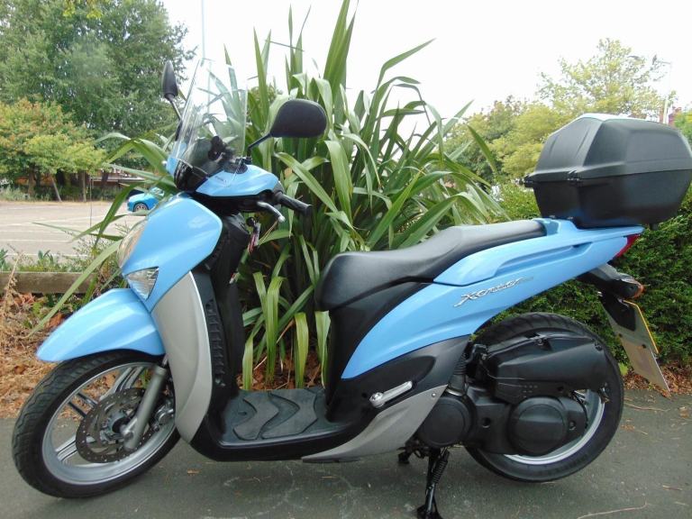 Yamaha HW125 XENTER Automatic big wheel urban scooter nippy large ideal learner 