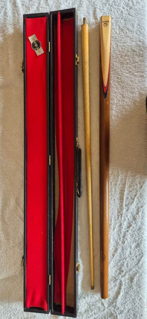 ​Q Master Club 2-Piece Pool Cue with Hard Case