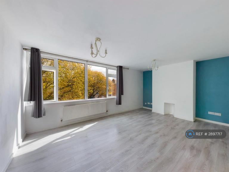 2 bedroom flat in Harwell Court, Plymouth, PL1 (2 bed) (#2897717)