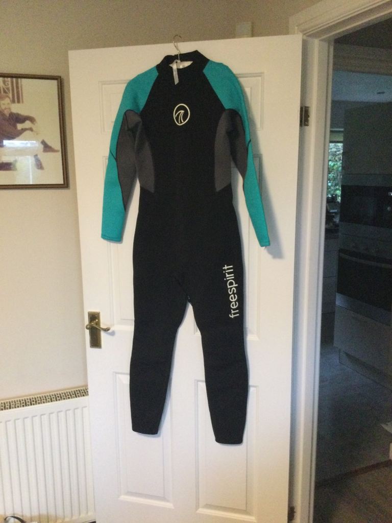 image for Free Spirit women’s full length wetsuit XL size.