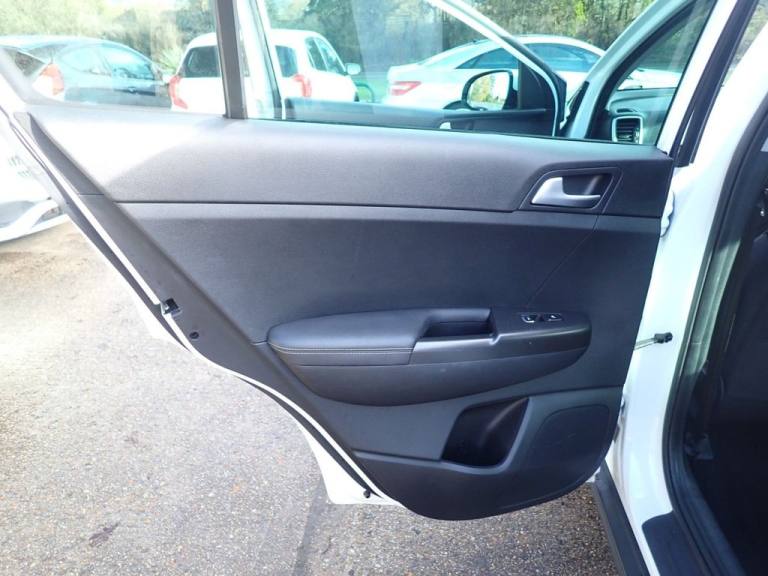 2019 19 KIA SPORTAGE 1.6 GDI 2 SUV 5DR PETROL MANUAL EURO 6 (S/S) (130 BHP)