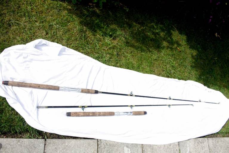 2 Used Unbranded 6ft two piece Boat Fishing Rods good for Beginners 