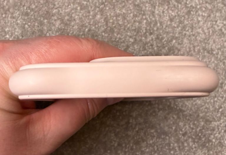 CASETiFY Ripple Silicone Case - Oat - for iPhone 15 Pro Magsafe Used