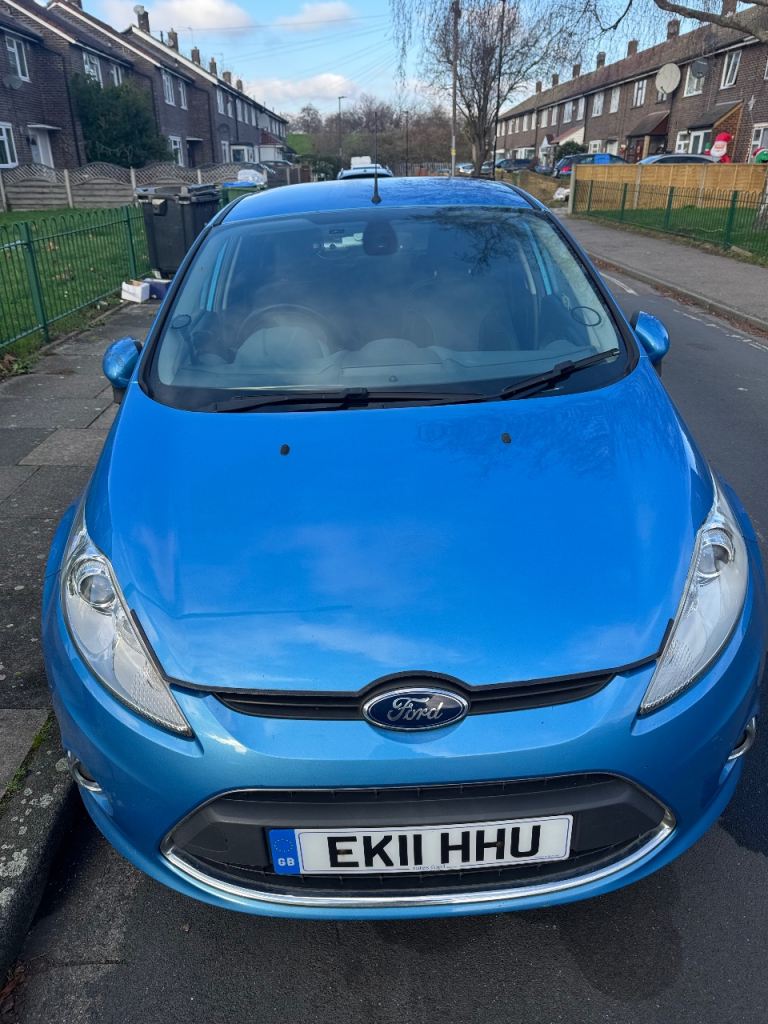 Ford Fiesta Blue Hatchback – Good Condition, Manual