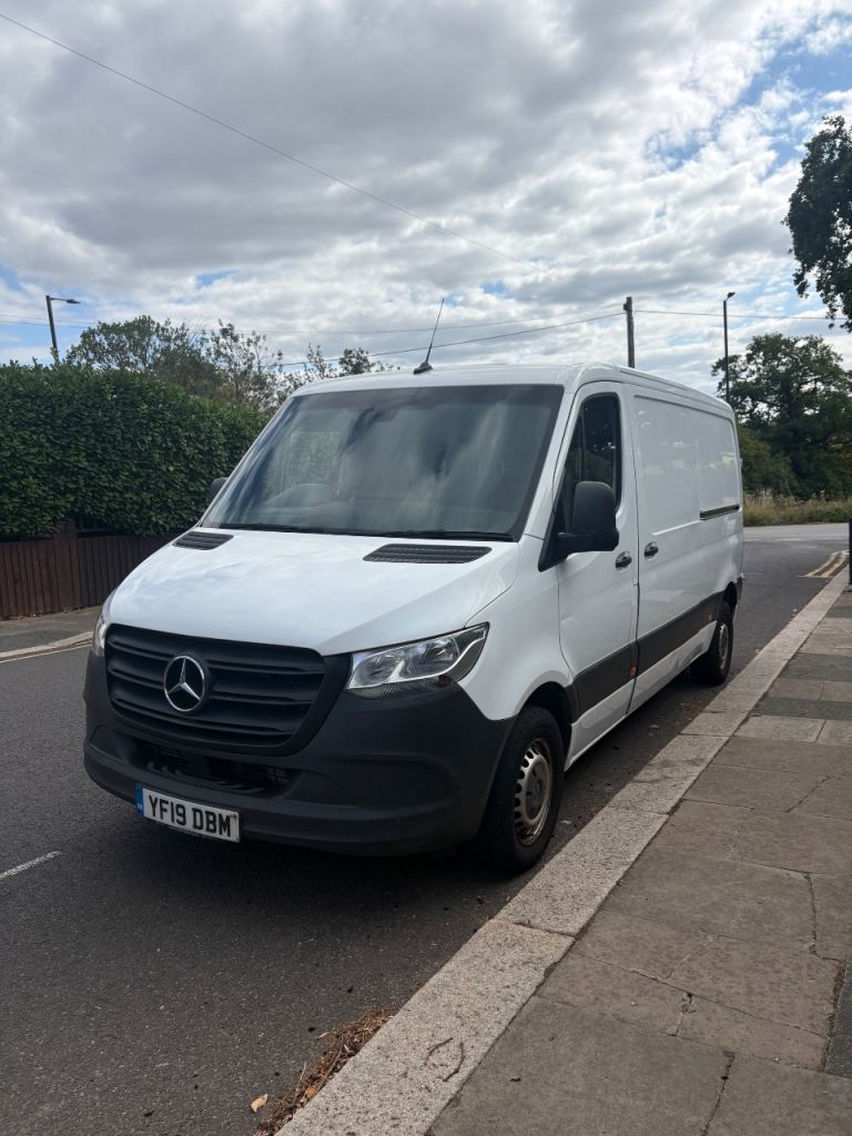 Mercedes SPRINTER MWB Low Roof - Private seller - 2 keys 
