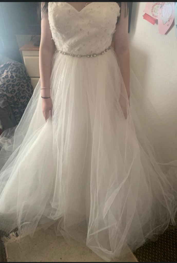 Wedding dress 