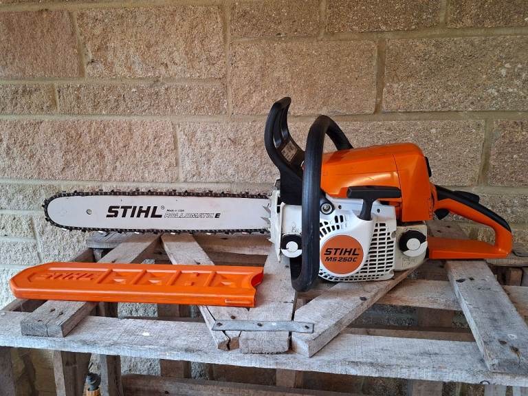 Stihl MS 250C Petrol Chainsaw 18" bar excellent condition