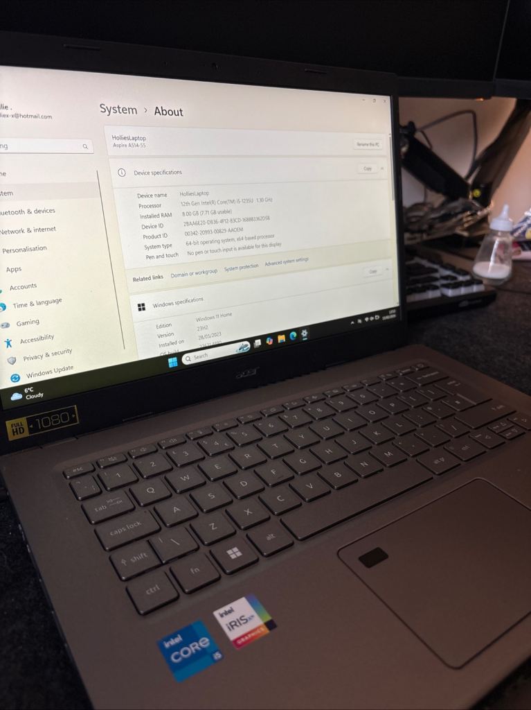 Acer Laptop Intel Core i5 with Iris Xe Graphics – Good Condition