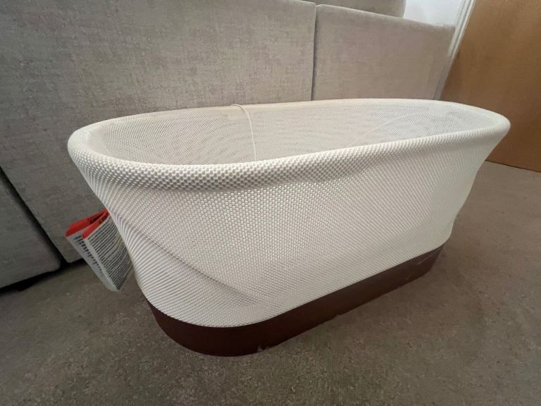 Snoo bassinet and mattress 
