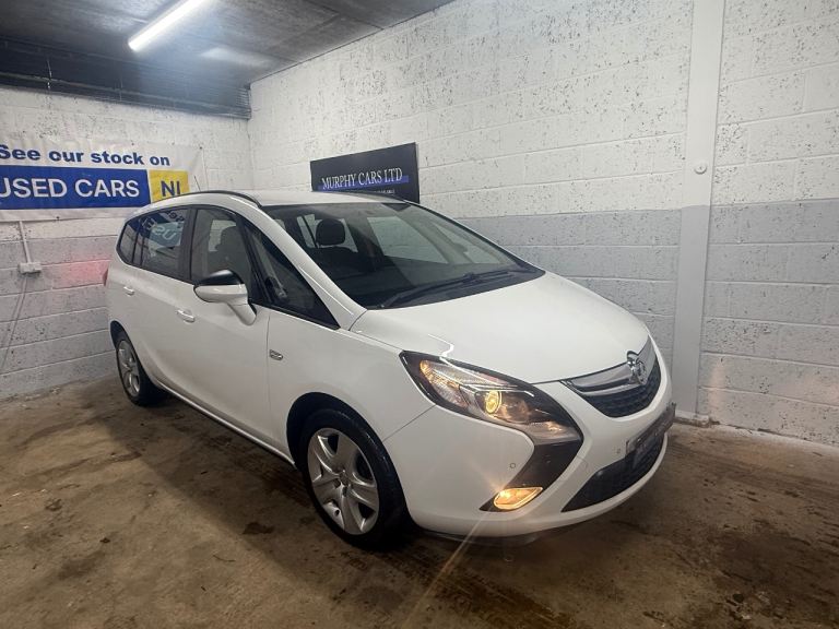 FULL YEARS MOT 7-SEATER JUST SERVICED NEW CLUTCH DRIVES AS NEW!