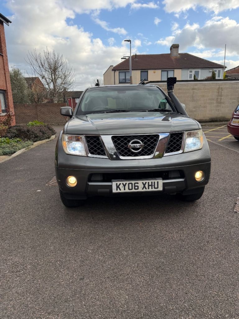 Nissan Pathfinder 7 seats 174bhp 
