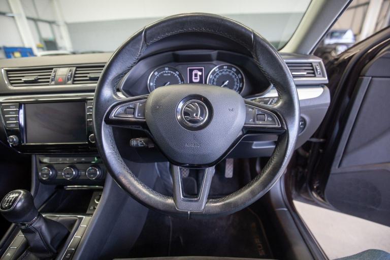 2016 Skoda Superb 2.0 TDI CR SE Technology 5dr ESTATE DIESEL Manual