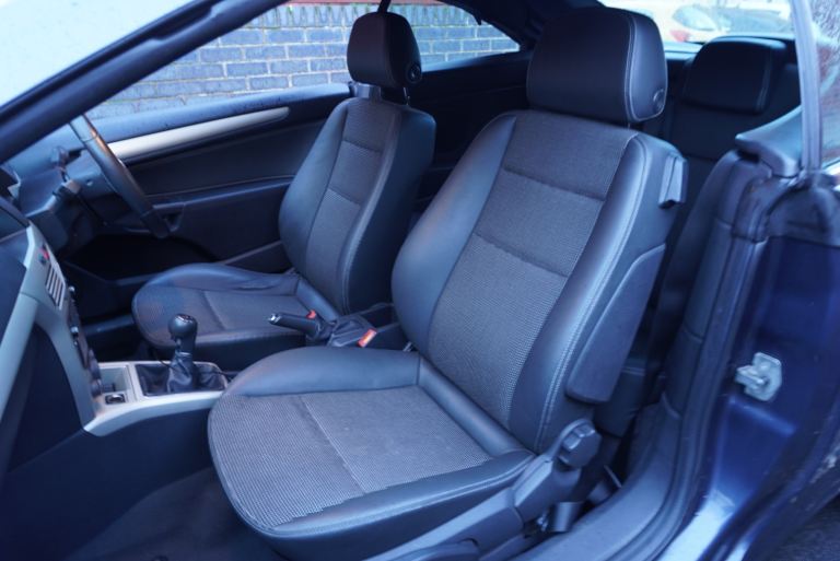 Vauxhall, ASTRA, Convertible, 2006, Manual, 1796 (cc), 3 doors