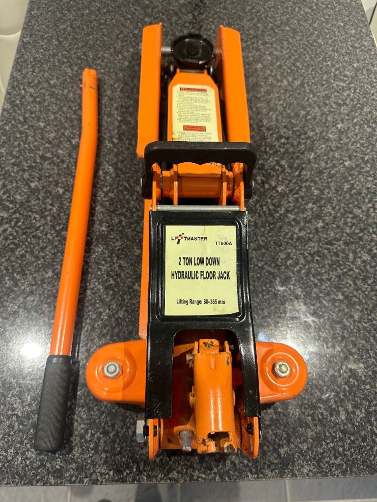 Hydraulic Floor Jack And Axle Stands