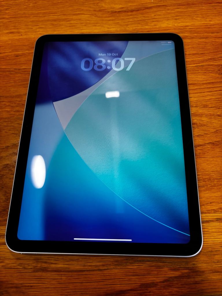 Apple iPad 10th Gen 64GB Wi-Fi, good condition