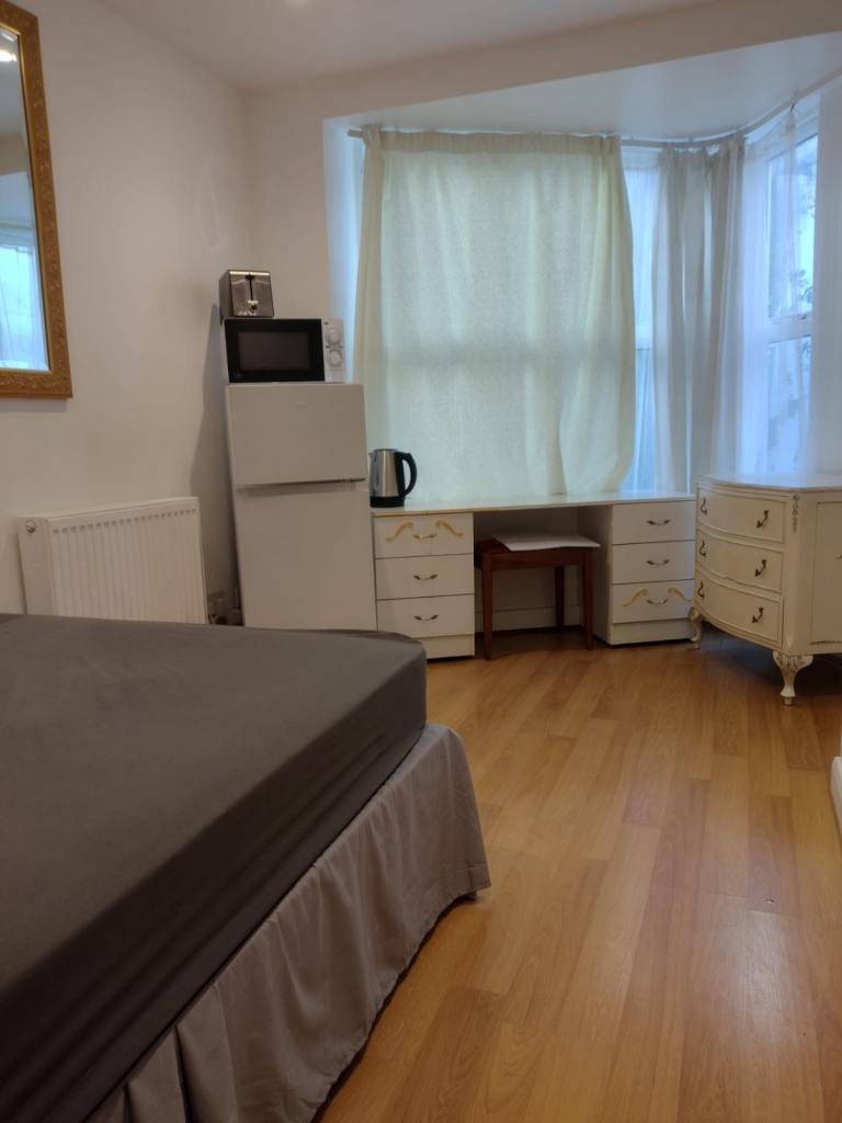 Lovely Double room, close to Brighton Pier