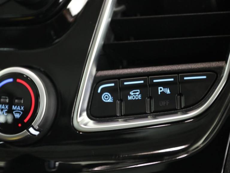 2022 Ford Tourneo Custom 2.0 EcoBlue 130ps Low Roof 8 Seater Titanium MPV DIESEL Manual