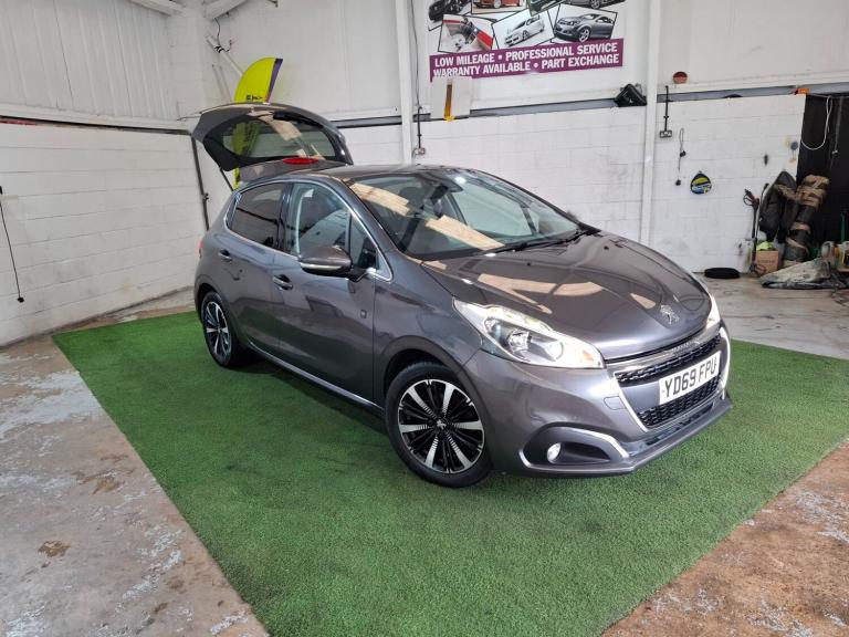 2019 Peugeot 208 1.2 PureTech 82 Tech Edition 5dr [Start Stop] HATCHBACK Petrol Manual