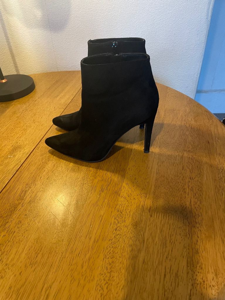 Black stiletto boots 