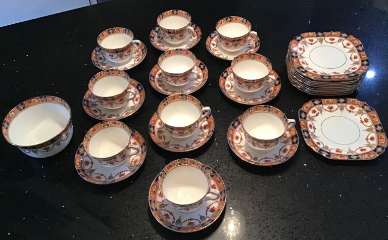 Vintage Gladstone China Tea Set – 10xCups,10x Saucers, 10 Side Plates, & Sugar Bowl