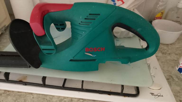 Black and Decker hedge cutter 