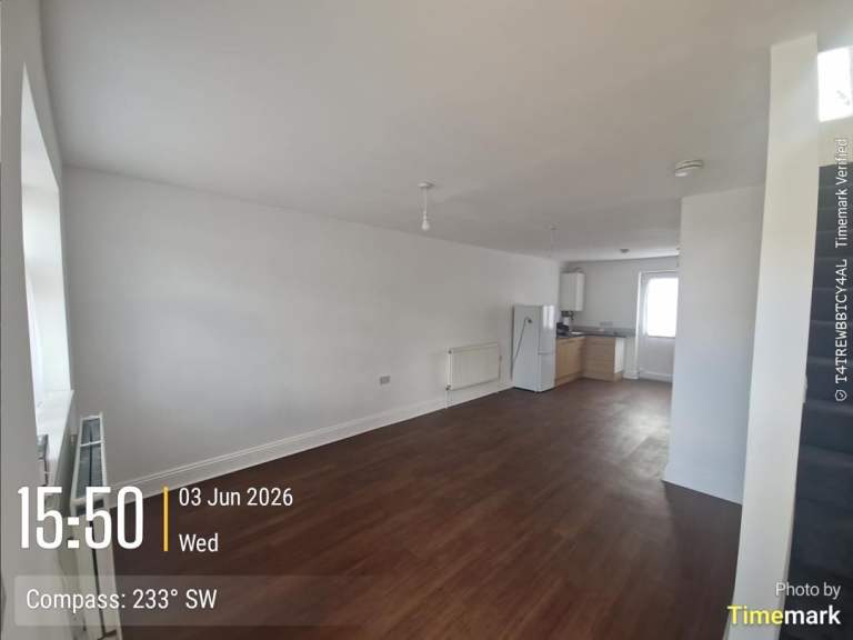 2 Bed House Waltham Cross EN8 Near Enfield Town Station | COMPANY LET ALLOWED