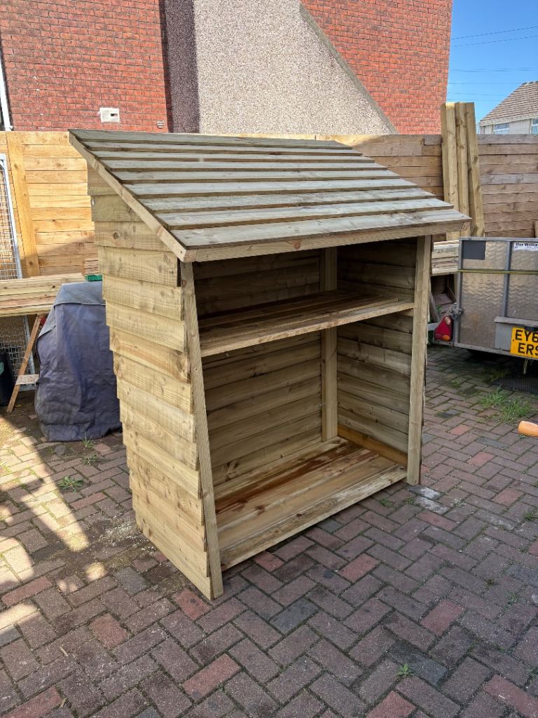 Log store 