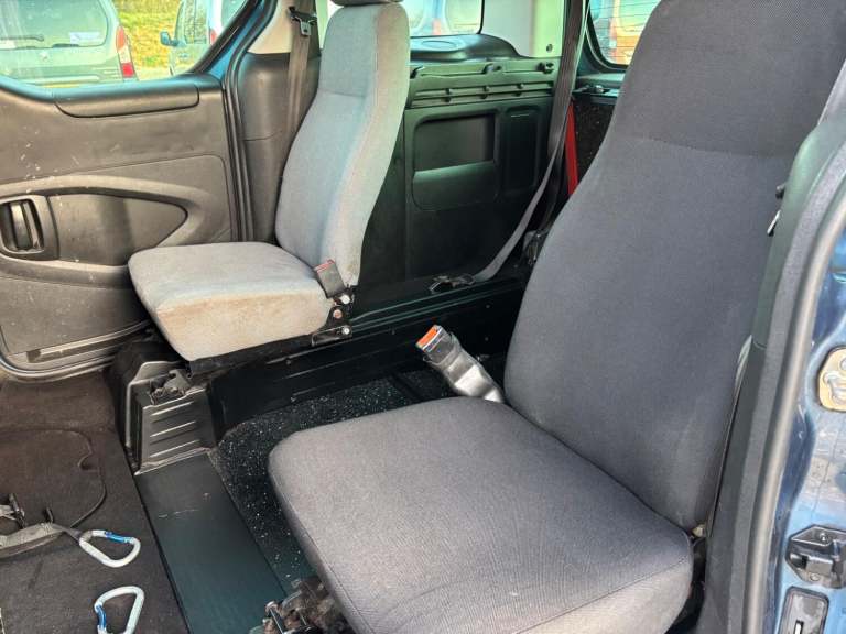 PEUGEOT PARTNER AUTO WHEELCHAIR ACCESSIBLE VEHICLE AUTOMATIC WAV 1.6 2017