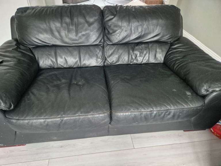 Free 3 and 2 seater leather suite