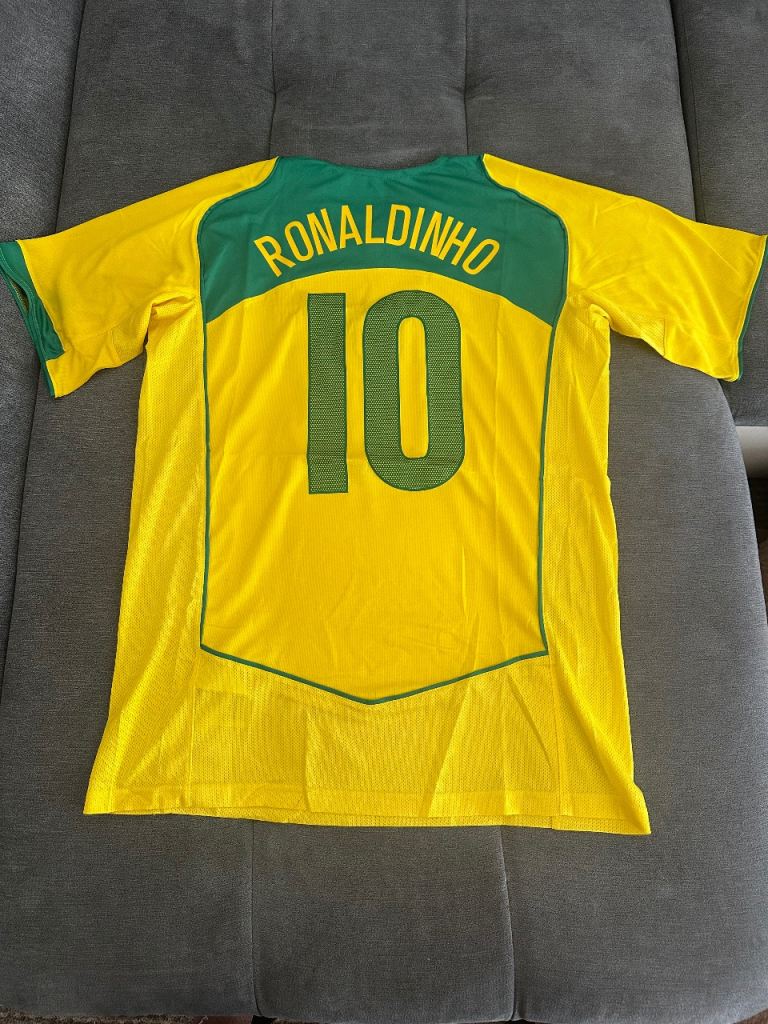 Ronaldinho 10 Brazil football shirt jersey size XL nike 2004 wolrd cup home kit Retro vintage