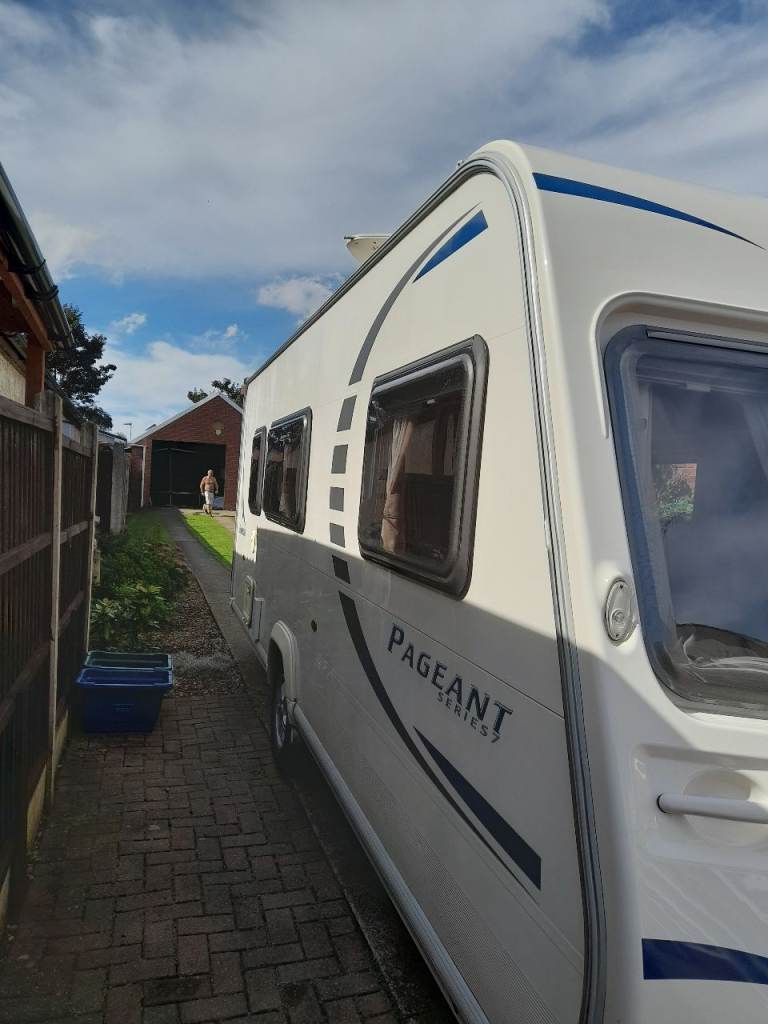 Bailey pageant champagne caravan