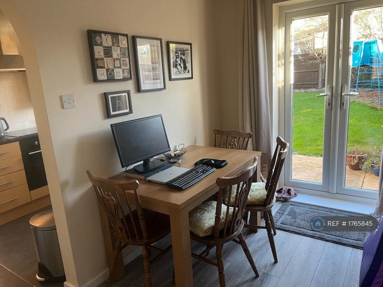 3 bedroom house in Berneshaw Close, Corby, NN18 (3 bed) (#1765845)