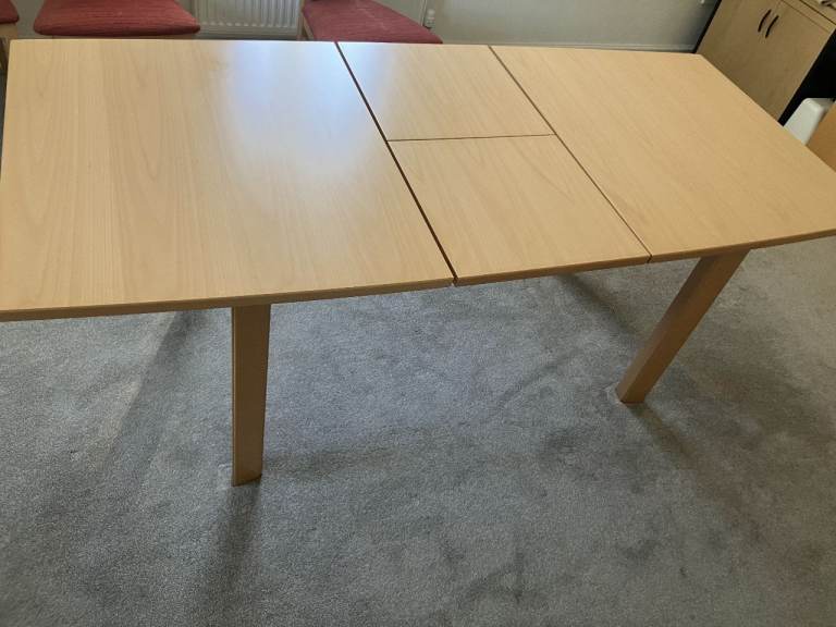 John E Coyle Dining Table & 6 Chairs 