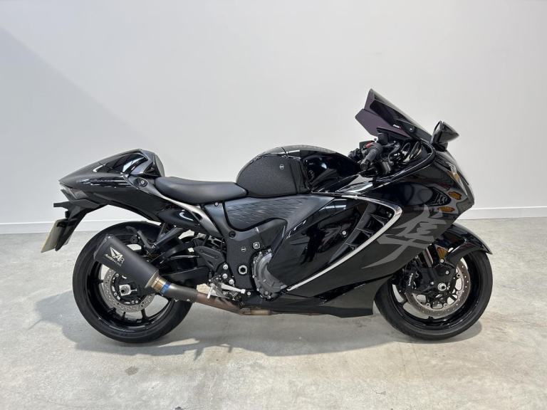 2025 Suzuki Hayabusa in Glass Sparkle Black