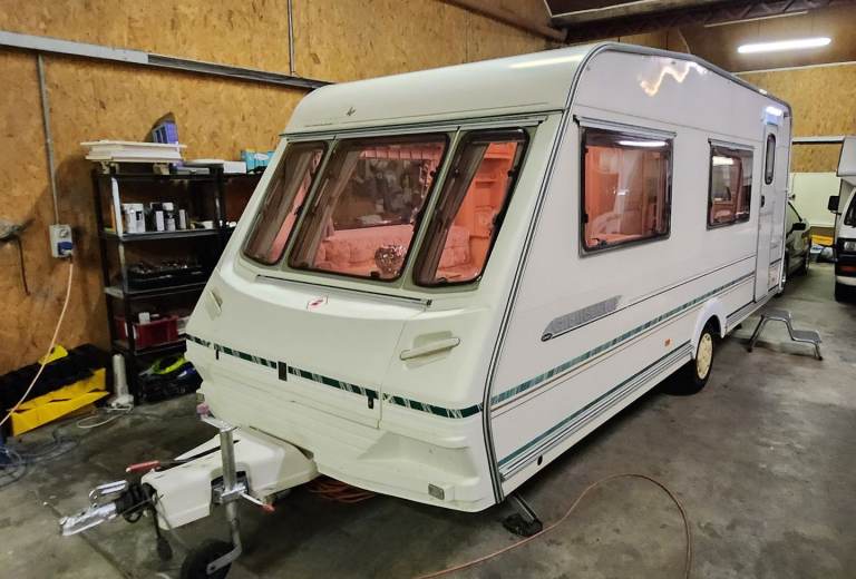 CRACKER XL 4 BERTH WITH FULL AWNING + EXTRAS