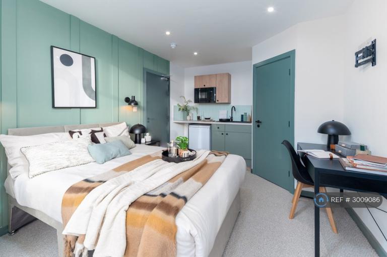1 bedroom in Walshaw Road, Bury, BL8 (#3009086)
