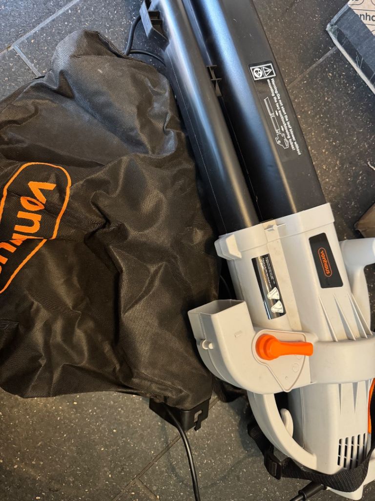 Electric leaf blower 