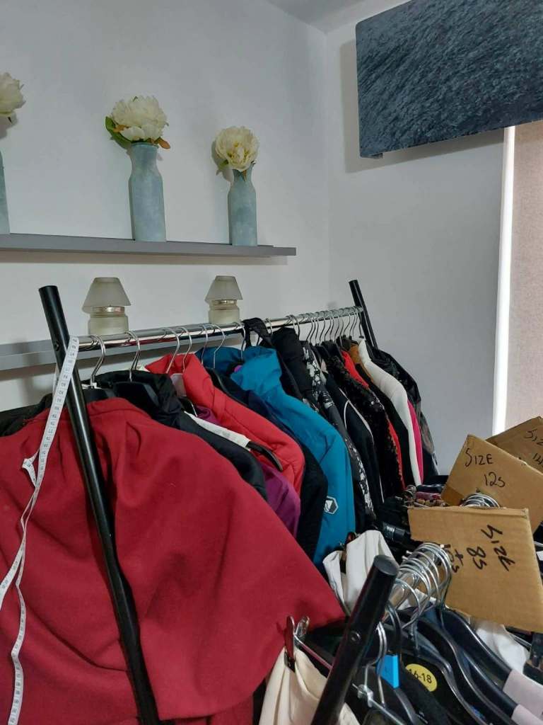 Job lot of over 300 items of clothing, footwear, handbags, home accessories.  