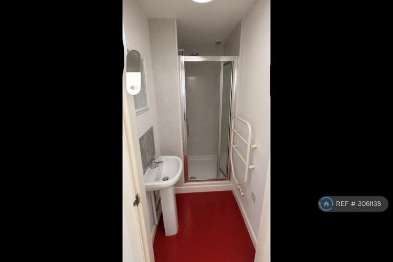 6 bedroom flat in Horfield, Bristol, BS7 (6 bed) (#3061138)